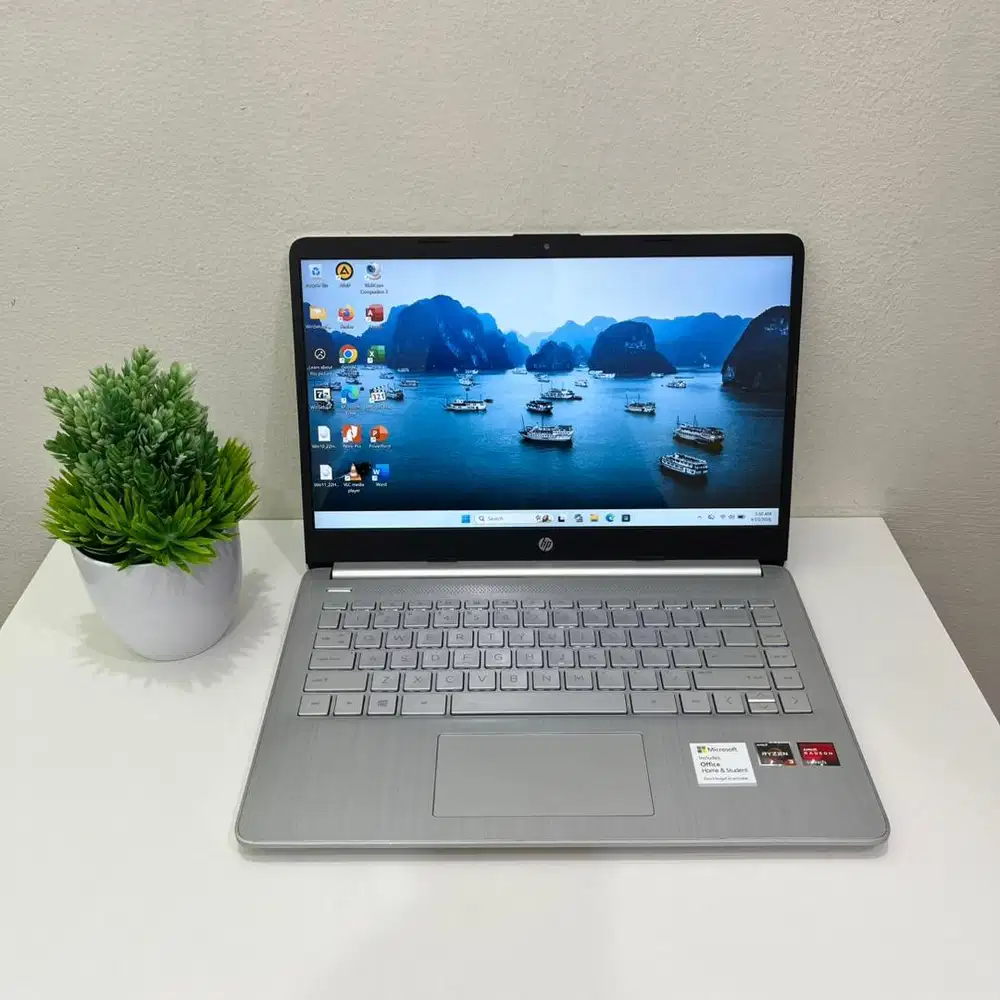 bismillah Jual Cepat Laptop Hp 14s Like new Fullset Ram 8Gb Ssd 512GB