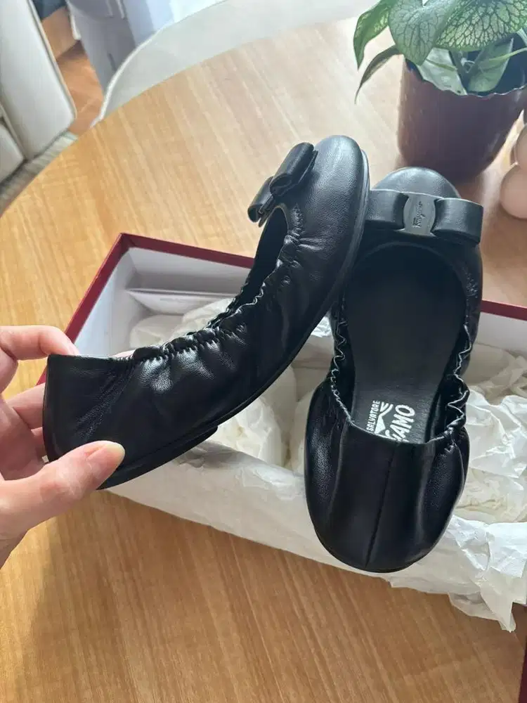 Sepatu Salvatore Ferragamo
