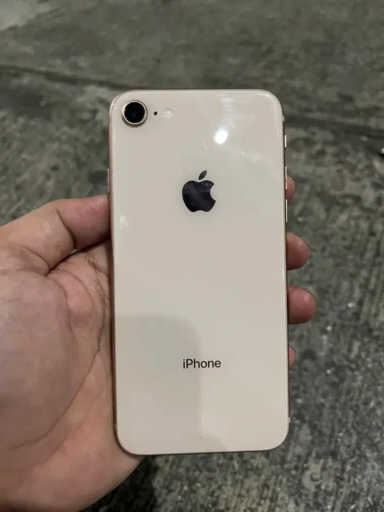 IPHONE 8 64GB Inter + MiFi Advan
