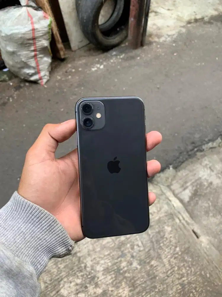 Iphone 11 64gb fungsional aman semua