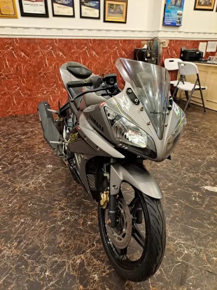 DIJUAL CEPAT MOTOR RAWATAN R15 TH 2017 SURAT HANYA BPKB MESIN ADEM ORI