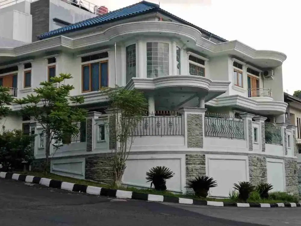 Rumah Terawat 2 Lantai Di Setra Duta