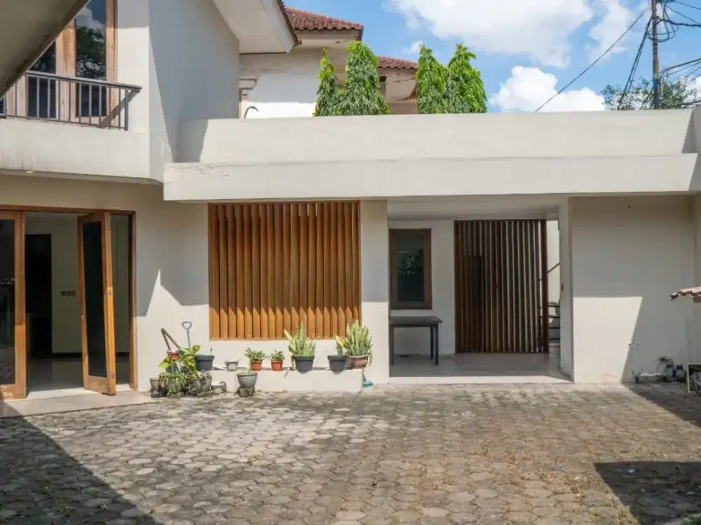 Jual Cepat Rumah Luas 603m² di Tebet (Menteng Dalam) – 5 Menit ke Kuningan | 5 Carport | Siap Huni