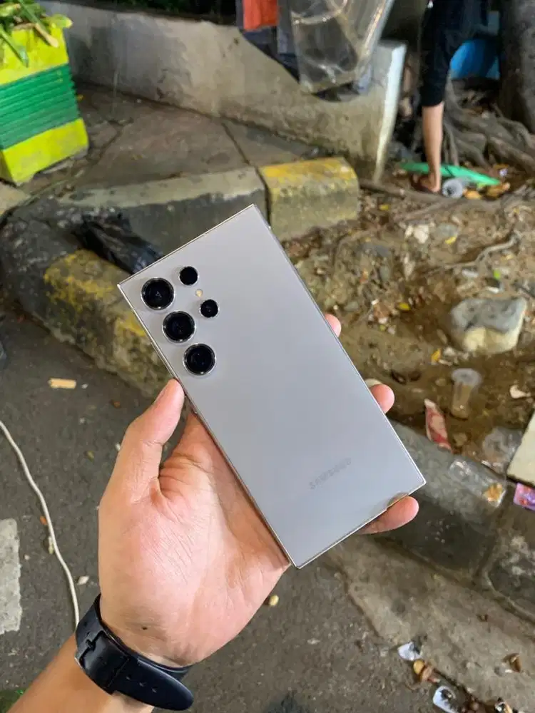 SAMSUNG S24 ULTRA 12/512 RESMI SEIN