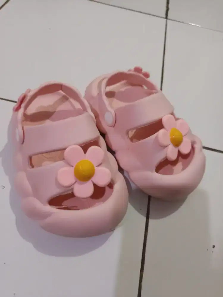 Sendal anak cewe