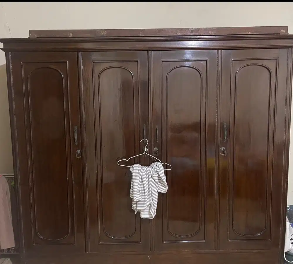 Lemari Jati 4 pintu