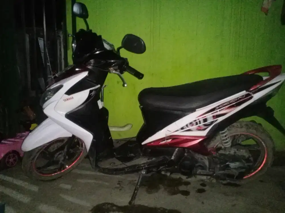 Motor yamaha xeon 2011