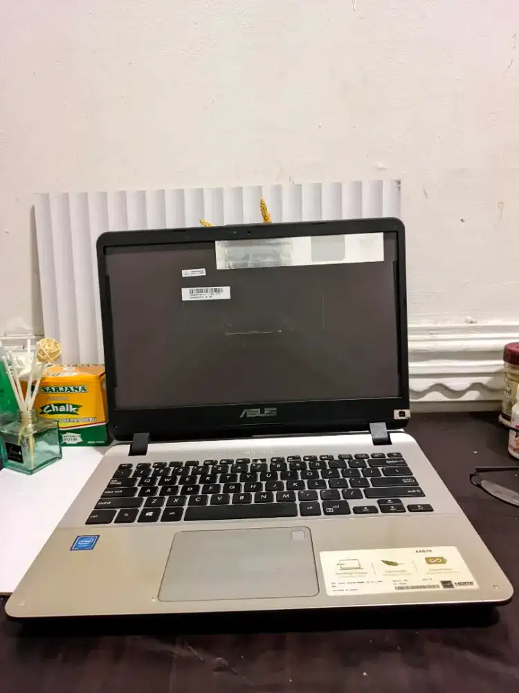 Laptop Asus a407m matot minus