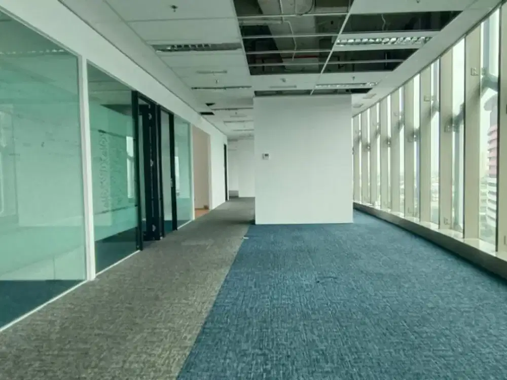 Sewa Kantor 100 m2 Kondisi Sudah Ada Partisi Ruangan di Plaza Bp Jamsostek