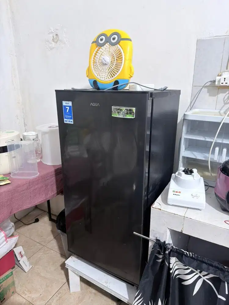 Kulkas aqua satu pintu freezer chiller