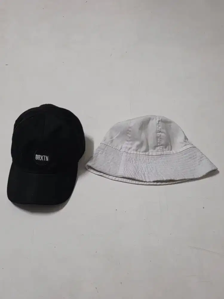 Jual Se Paket 2 buah topi BRXTN Baseball Cap Black & Bucket Hat Putih