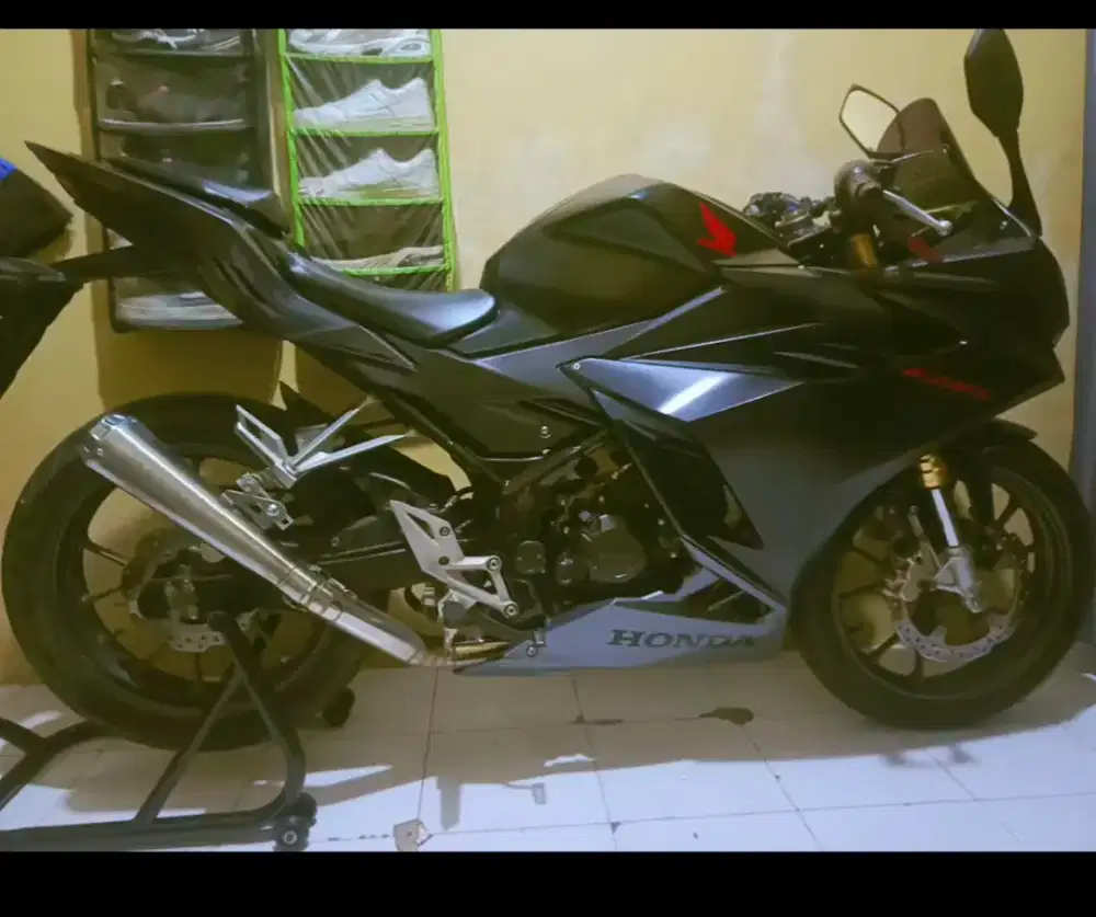 Honda CBR 150r tahun 2022