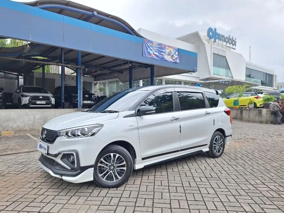DP RENDAH Suzuki Ertiga 1.5 Hybrid GX Bensin-AT 2022 UBMS