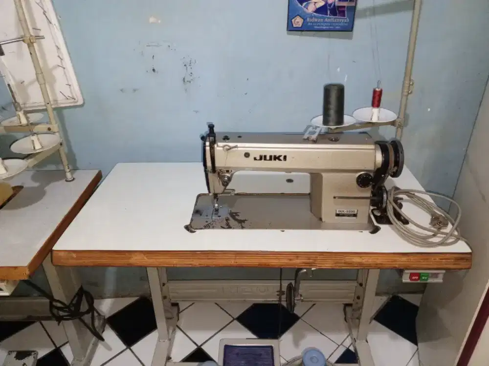 Di jual mesin jahit danmesin obras