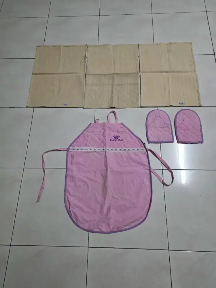 Jual Se Paket Celemek Apron Memasak Sarung Tangan Glove & Taplak Meja