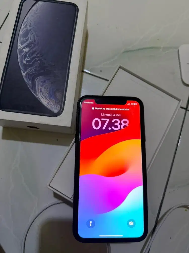 iphone xr 64gb hitam