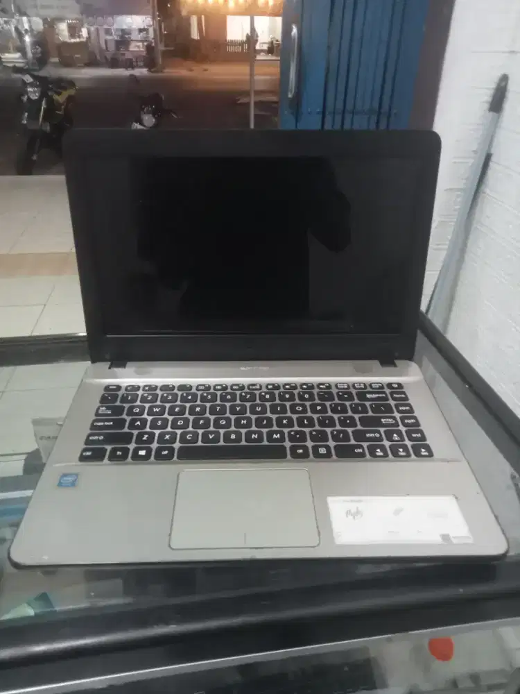 Laptop Asus  x441m