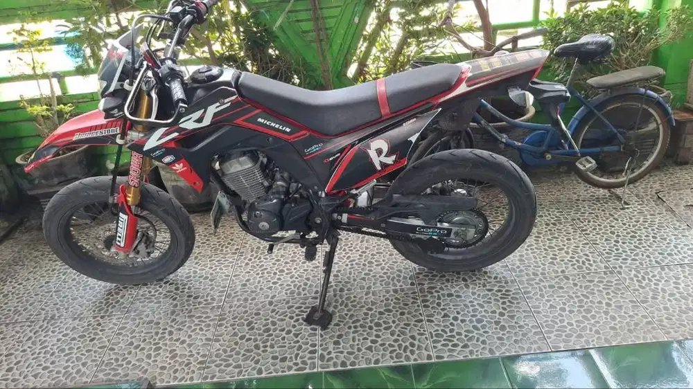 Crf 2019 included roda dan velg ori,helm crf,rante