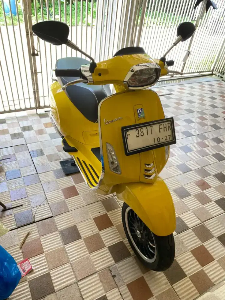 Vespa sprint s iget 2022 km 6 rb kuning