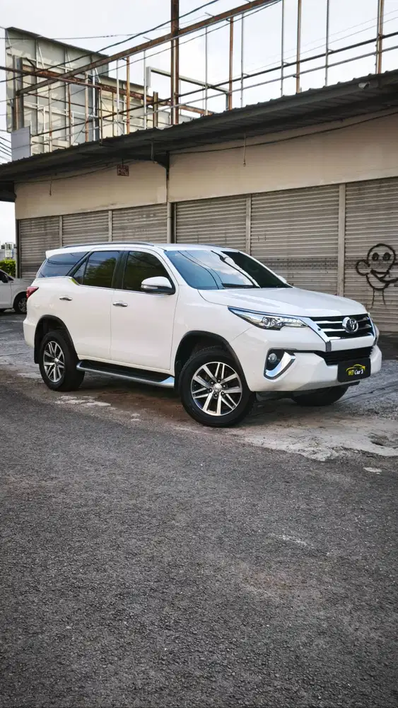 Toyota Fortuner 2.4 VRZ A/T 2016 / 2017 Wrn Putih Tgn 1 Terawat