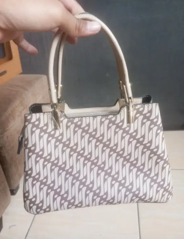 Sling Bag Hana Original