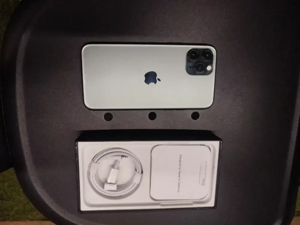 iPhone 11 pro max 512gb sebatas baru