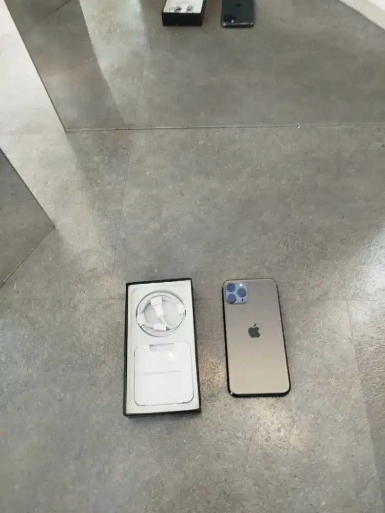 iPhone 11 pro max 512gb setiap hari baru