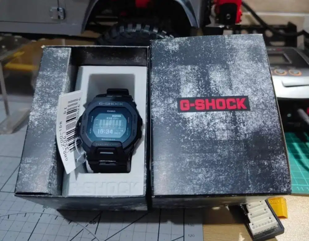 Jam tangan baru