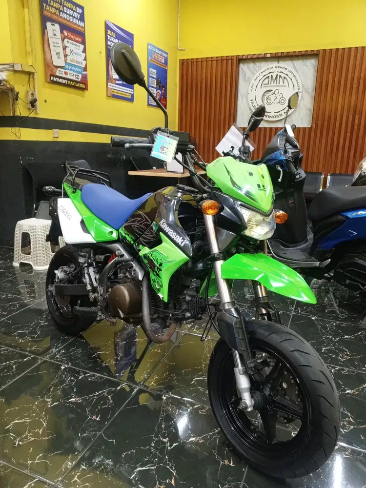 KSR 110. 2011.MESIN BODY KAKI2  SPRTI BARU. BISA BAYAR DITEMPAT. NEGO