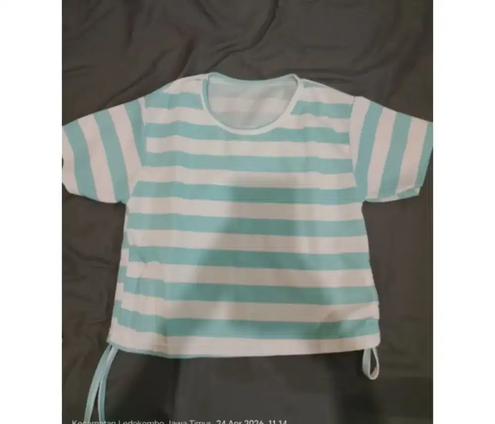 Crop Top Knit Serut