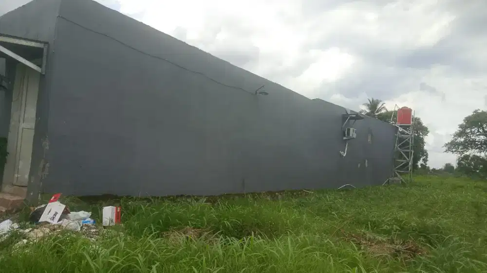 Dijual Tanah dan Bangunan , luas keseluruhan 992 Meter persegi ( SHM )