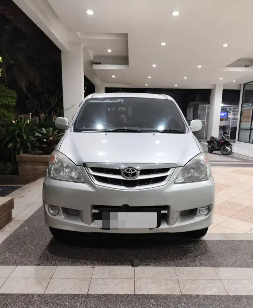 Toyota Avanza Matic 2011 Low KM
