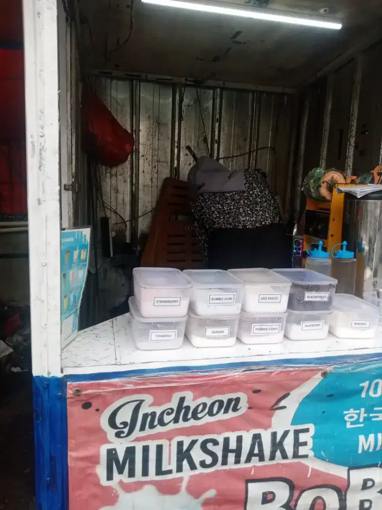 DIBUTUHKAN SEGERA KARYAWAN UNTUK JAGA STAND MINUMAN