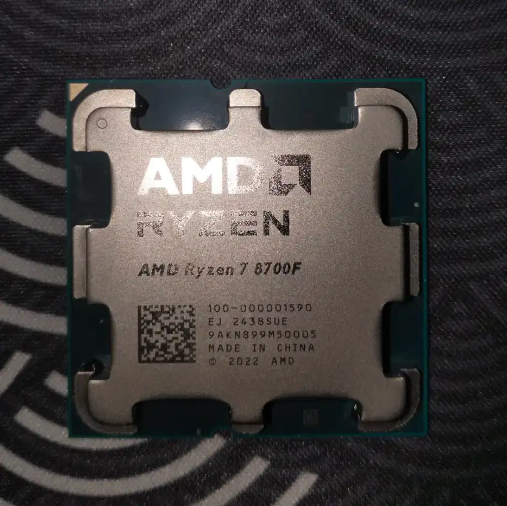 Ryzen 7 8700F Bekas Baru (6 bulan)