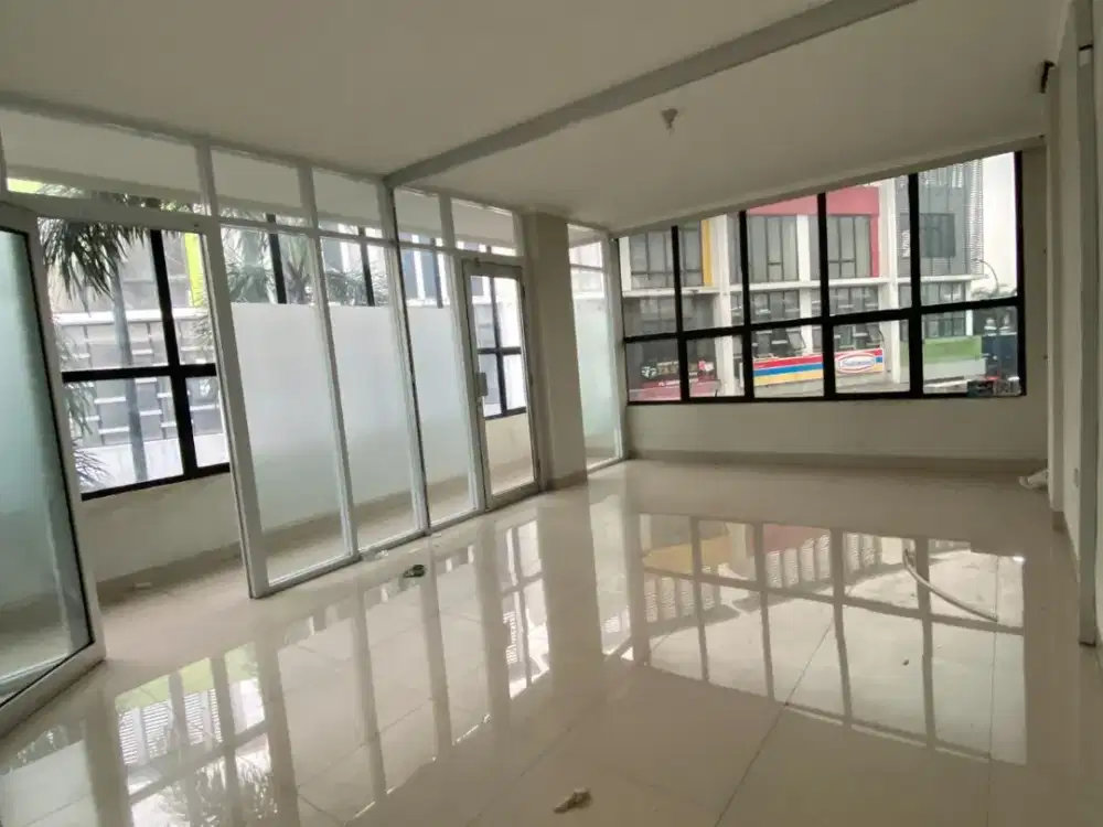 Disewa Ruko Marunda Center HOEK Uk. 4X14m2 Kosongan Hadap Jalan Besar (Siap Pakai !)