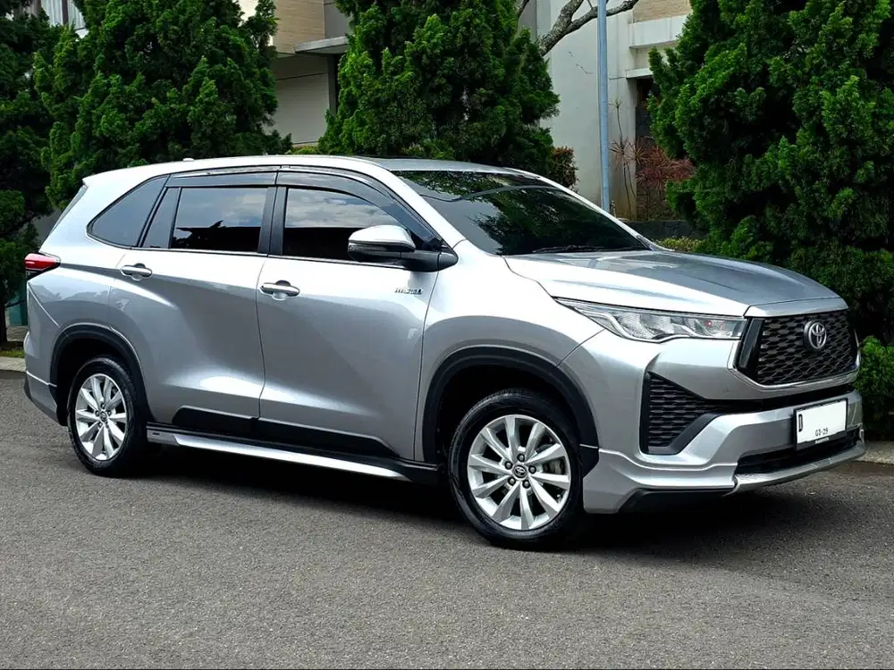 TOYOTA INNOVA ZENIX V HEV MODELLISTA 2023 HYBRID SILVER METALLIC
