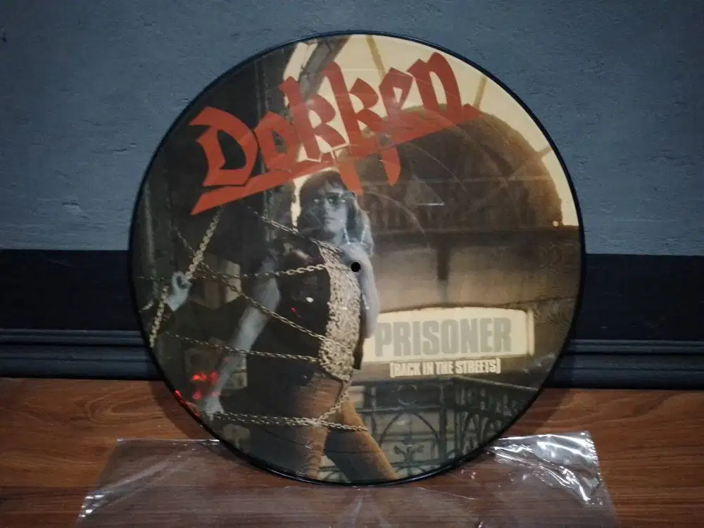 DOKKEN - Prisoner Back In The Streets - Picture Disc - Piringan Hitam