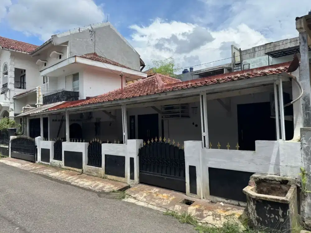 DIJUAL RUMAH DI MARGAHAYU RAYA JARANG ADA MASUK HARGA PASARAN