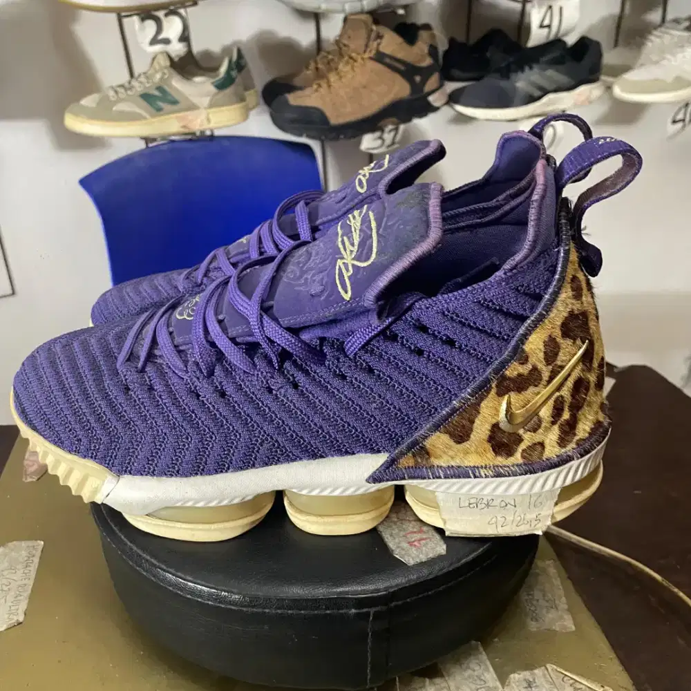 Sepatu lebron 18