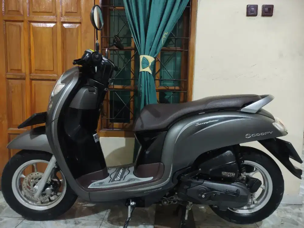 Istimewa low km scoopy stylish donat cbs iss super mulus no minus
