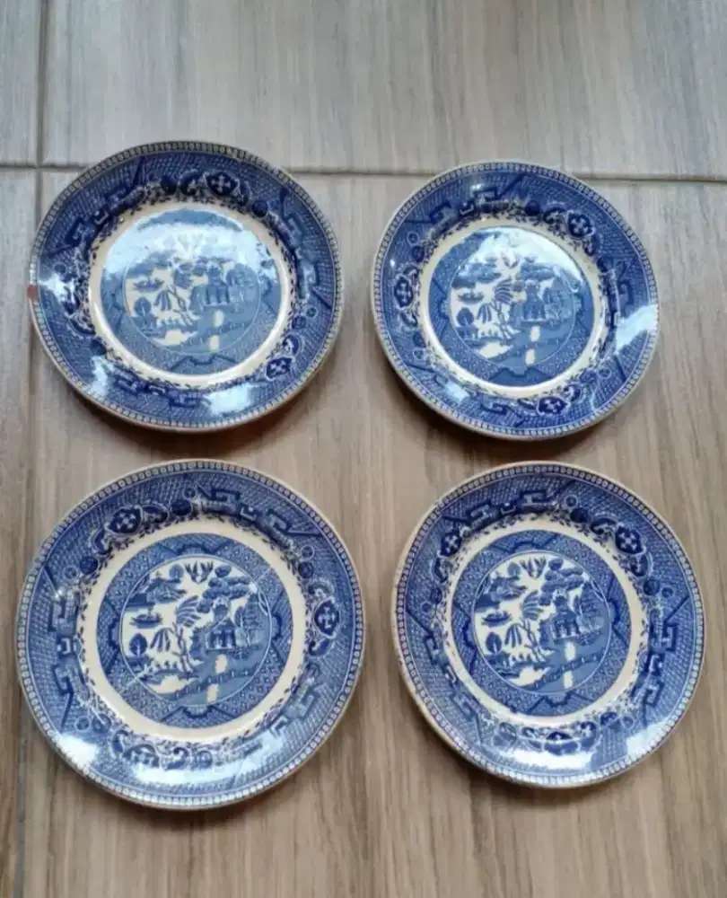 Piring vintage asli Wilhelmina