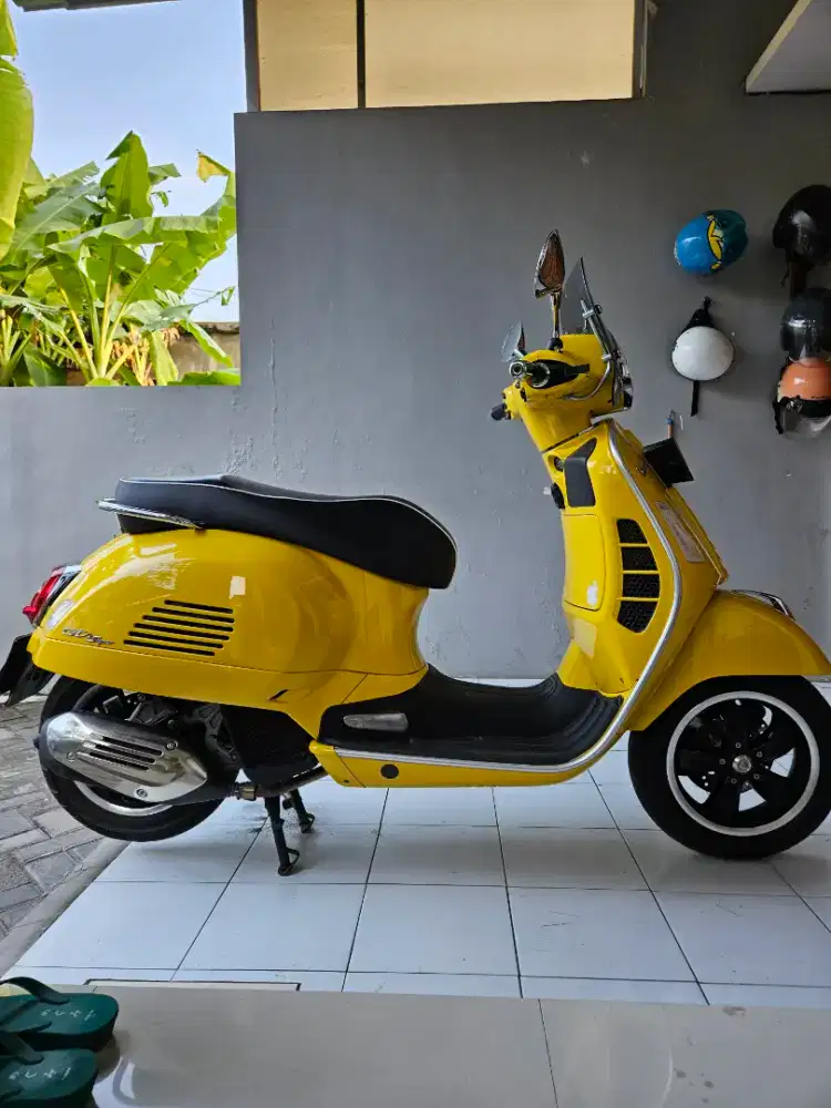 Piaggio GTS like New! Mesin segel. Low KM