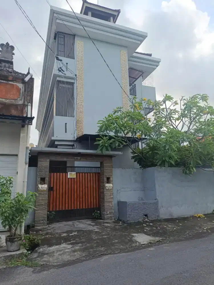 Jual kost - kostan lantai 3 di area Himalaya Bulu Indah Denpasar Bali