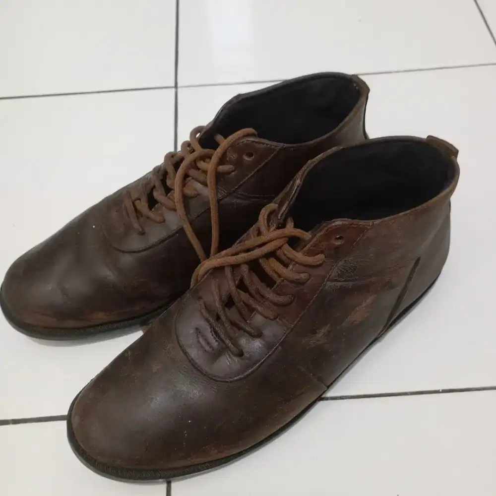 Sepatu kulit brodo size 41