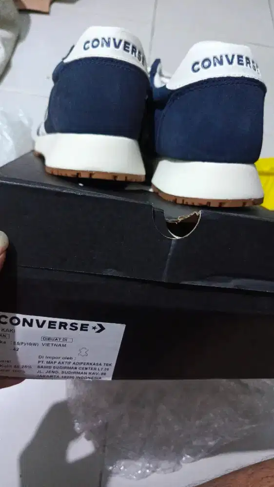 Converse ukuran 42