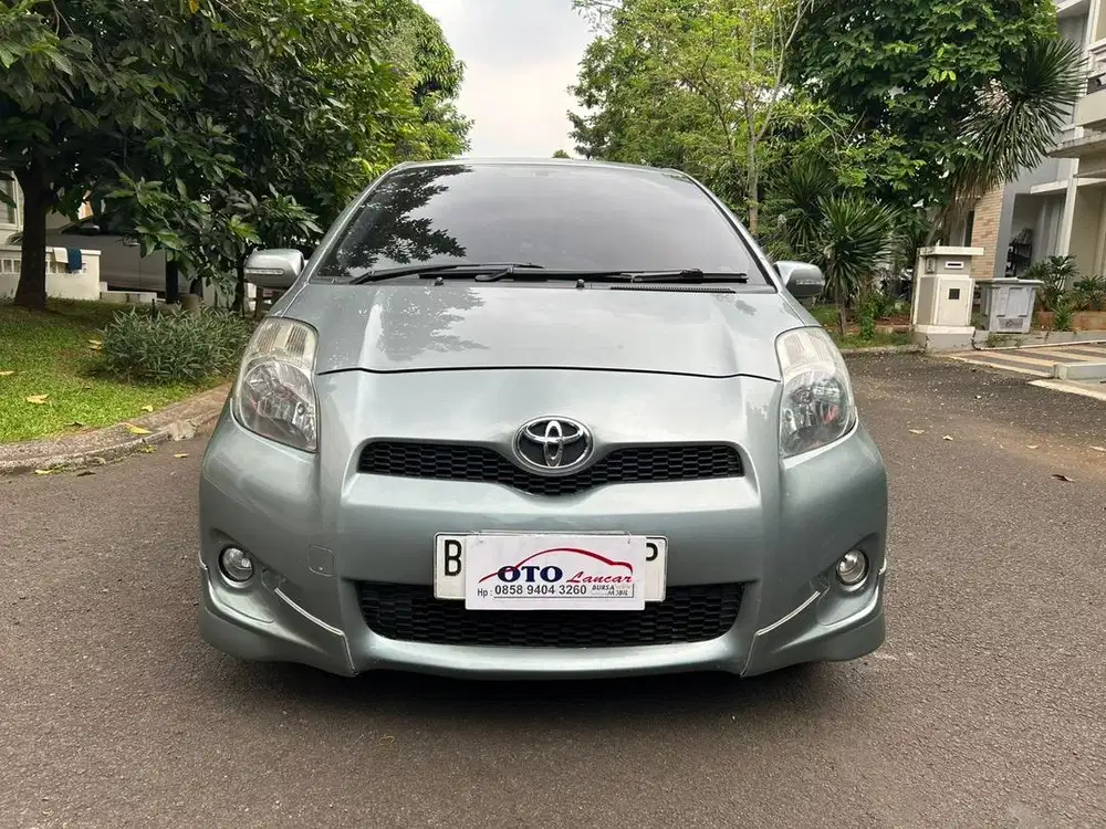 Toyota yaris E matic 2013