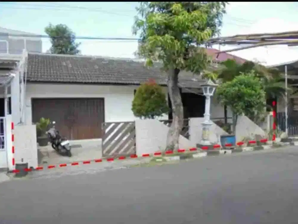 RUMAH JALAN LEBAR DI JL SAPTA PRASETYA PEDURUNGAN KIDUL SEMARANG