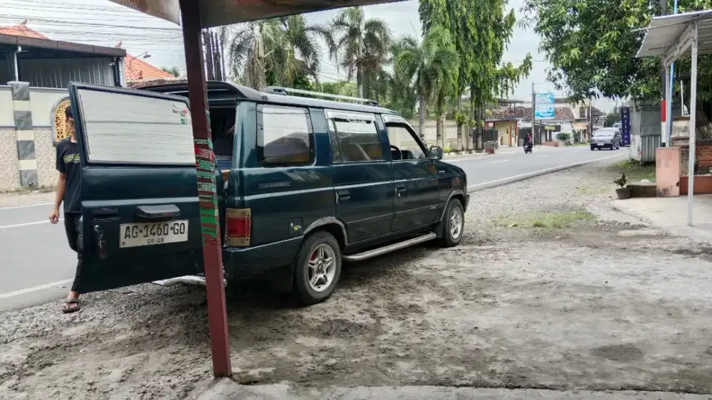 Isuzu panther tahun 1995 higrade