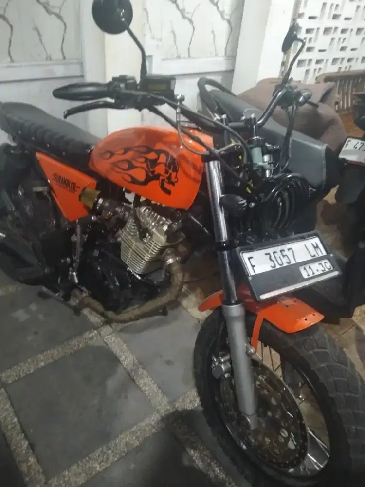 Motor custom basic GL 200
