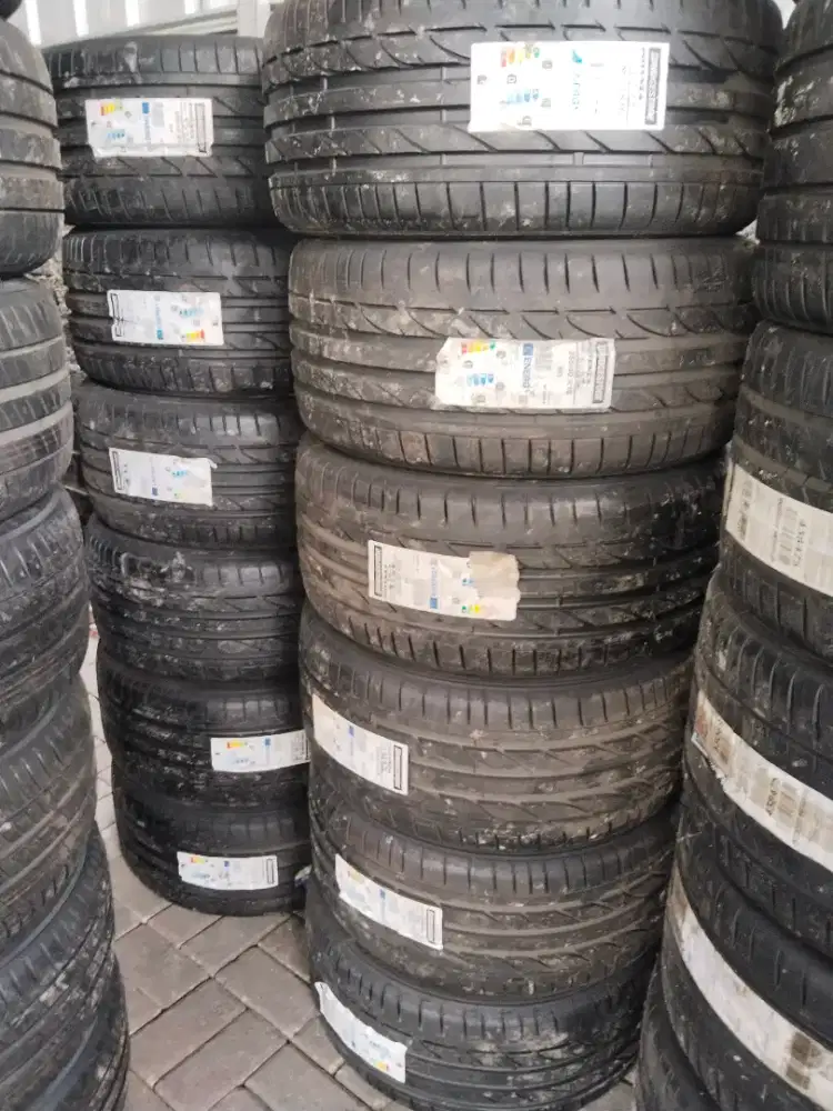 Ban 255/40/18 Bridgestone Potenza S001 RFT